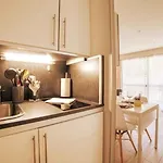 شقة Cocoon Center - Rue D'antibes - 200m Plage- Clim - Wifi - Unique *