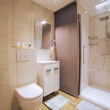 Cocoon Center - Rue D'antibes - 200m Plage- Clim - Wifi - Unique * Cannes