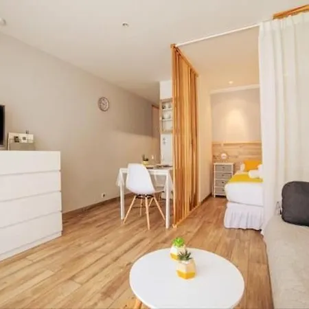 Cocoon Center - Rue D'antibes - 200m Plage- Clim - Wifi - Unique * Cannes