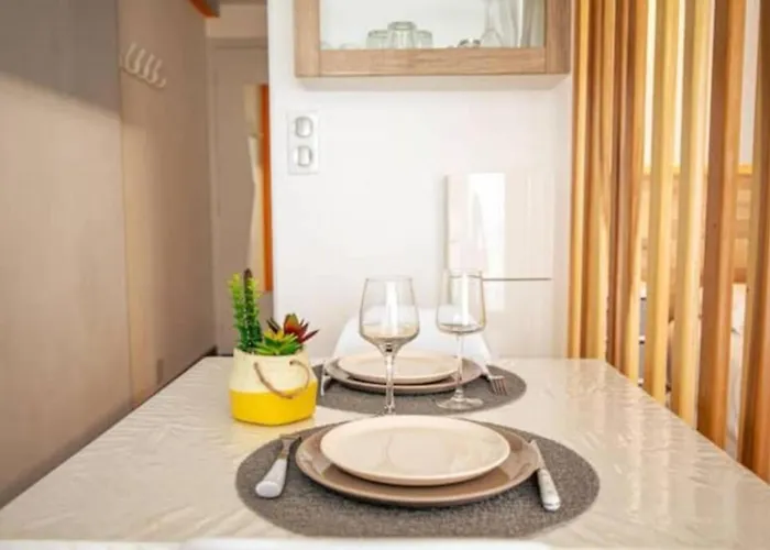 Cocoon Center - Rue D'antibes - 200m Plage- Clim - Wifi - Unique * 칸느